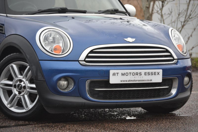 MINI HATCH
