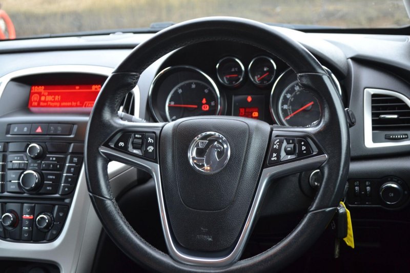 VAUXHALL ASTRA