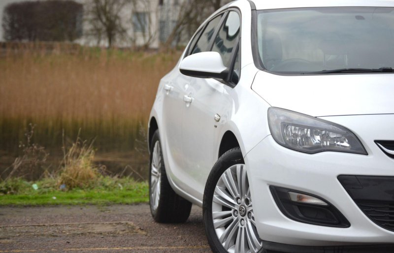 VAUXHALL ASTRA