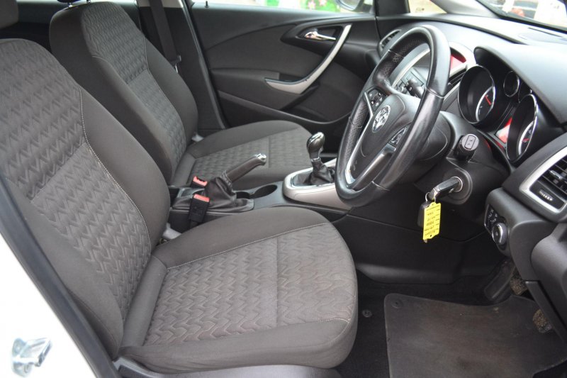VAUXHALL ASTRA