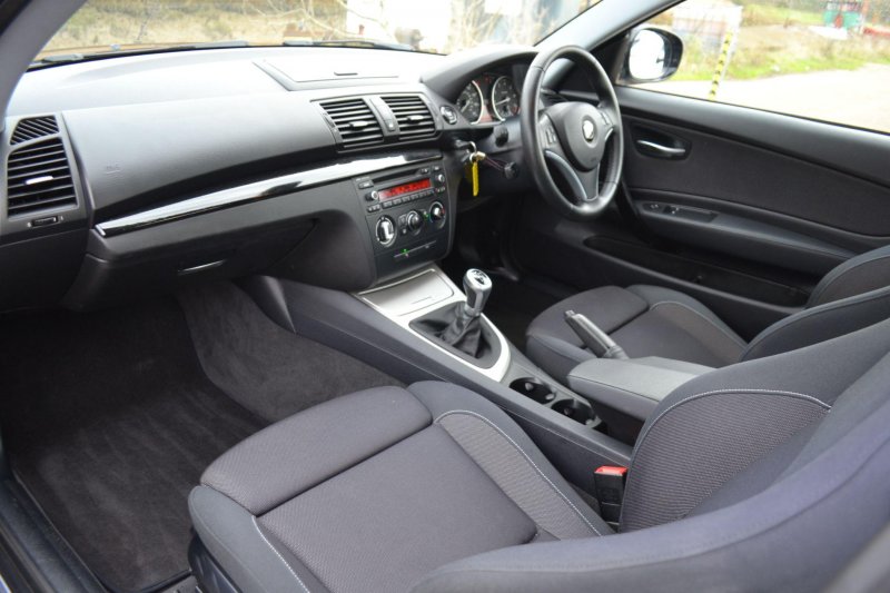 BMW 1 SERIES