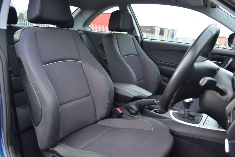 BMW 1 SERIES