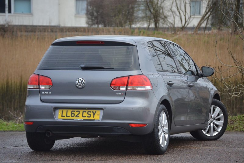 VOLKSWAGEN GOLF