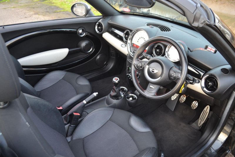 View MINI ROADSTER 1.6 Cooper S Euro 5 (s/s) 2dr
