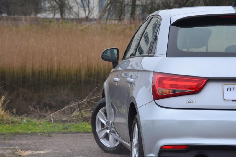 AUDI A1