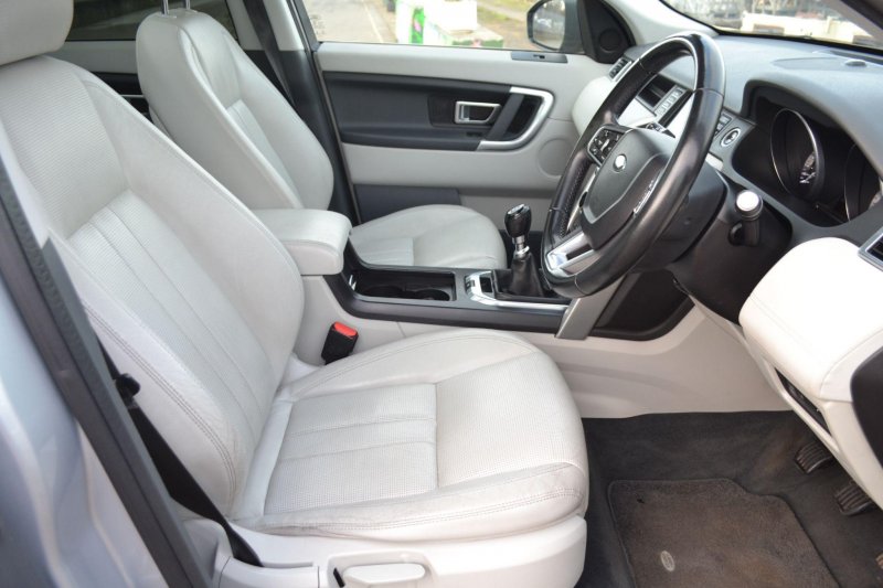 LAND ROVER DISCOVERY SPORT