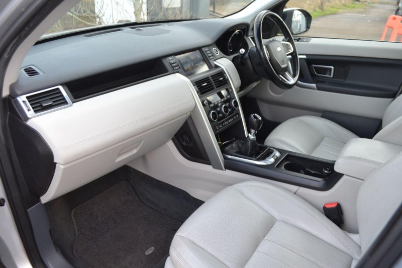 LAND ROVER DISCOVERY SPORT