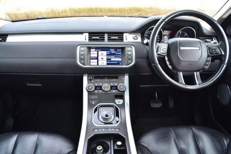 View LAND ROVER RANGE ROVER EVOQUE 2.2 SD4 Pure Auto 4WD Euro 5 5dr