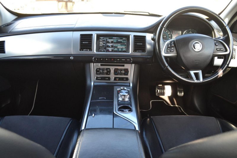 View JAGUAR XF 2.2d Sport Auto Euro 5 (s/s) 4dr