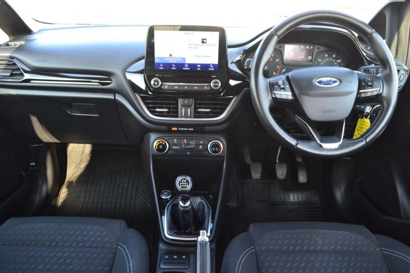 View FORD FIESTA 1.0T EcoBoost Zetec Euro 6 (s/s) 5dr