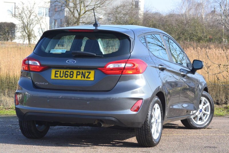 View FORD FIESTA 1.0T EcoBoost Zetec Euro 6 (s/s) 5dr