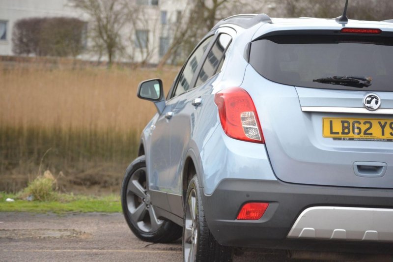 VAUXHALL MOKKA