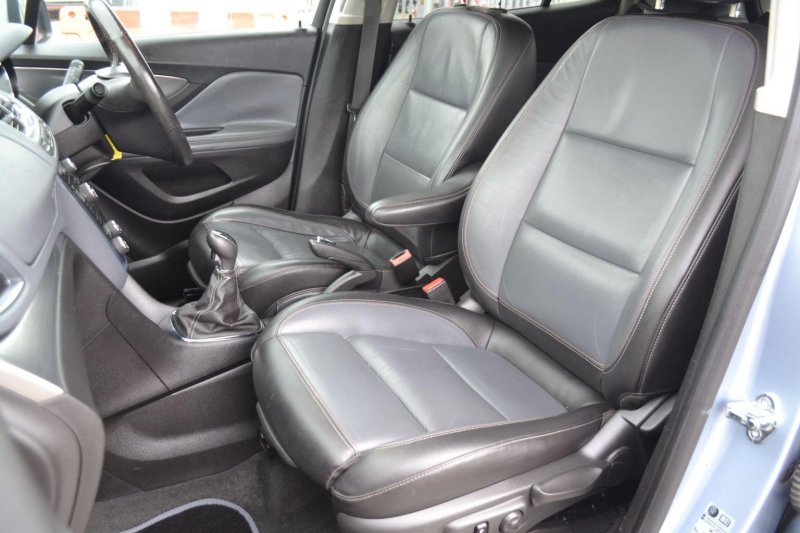 VAUXHALL MOKKA