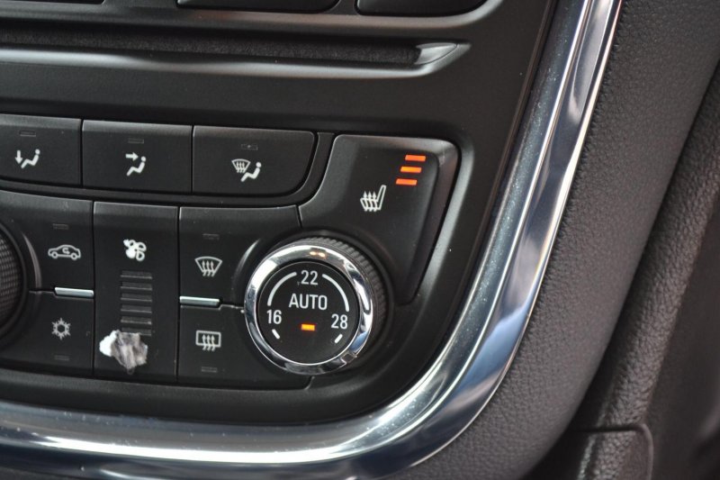 VAUXHALL MOKKA