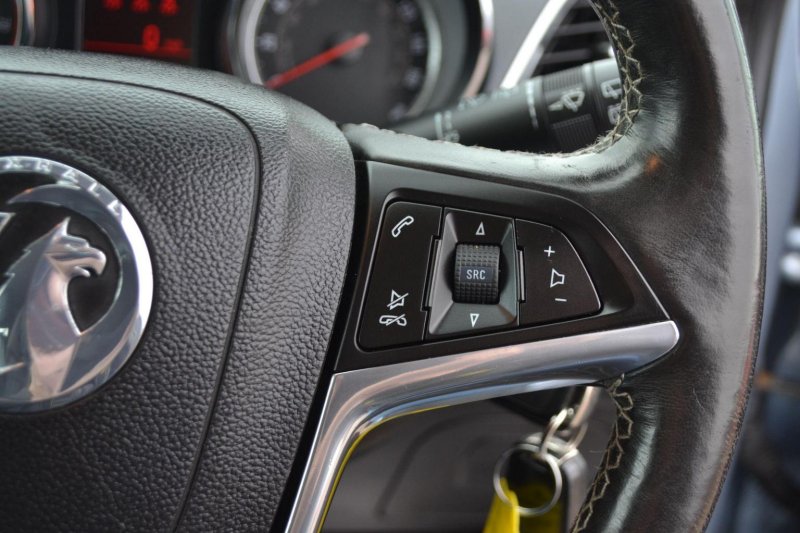 VAUXHALL MOKKA