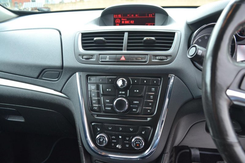 VAUXHALL MOKKA