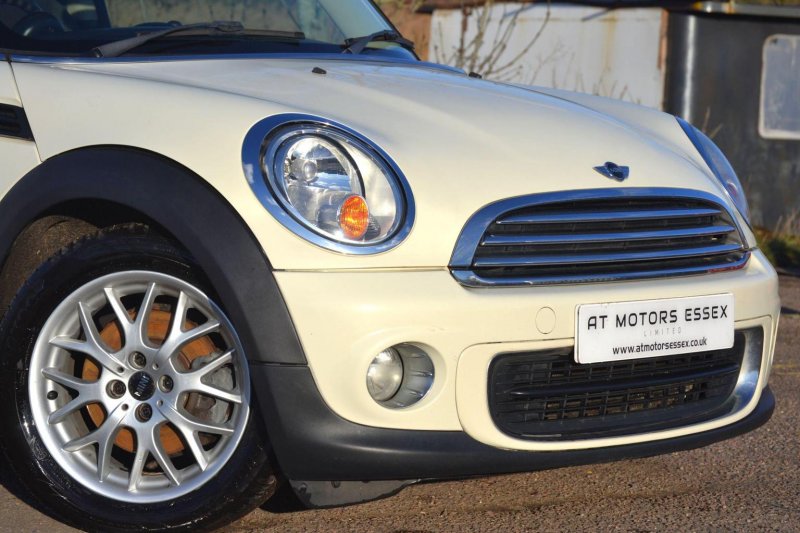 MINI HATCH