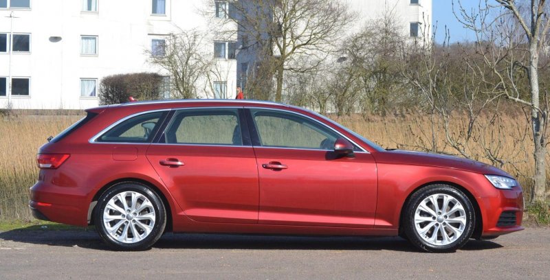 AUDI A4 AVANT