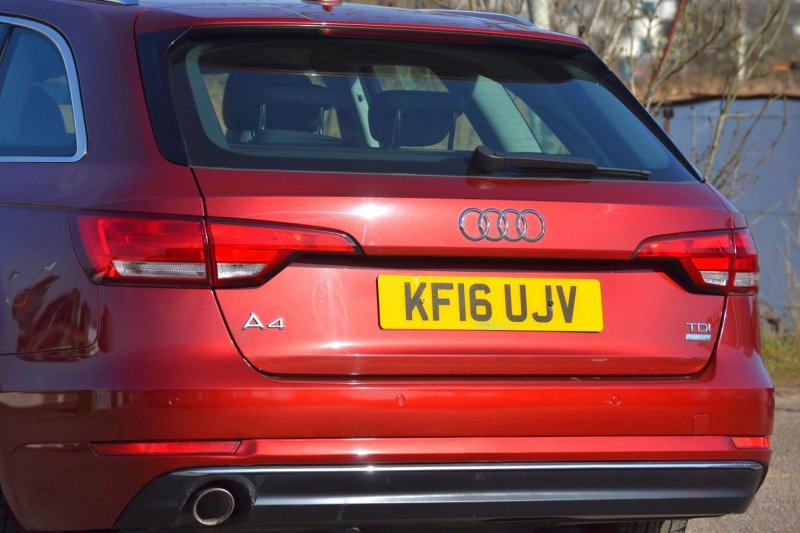 AUDI A4 AVANT