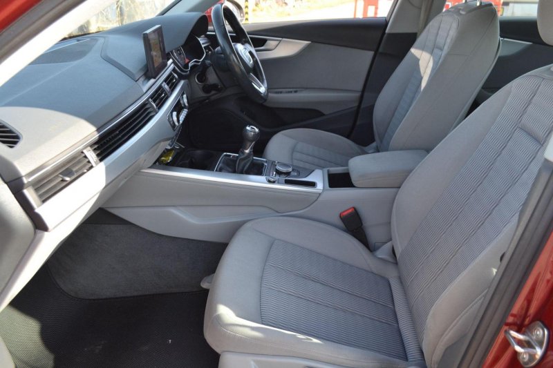 AUDI A4 AVANT