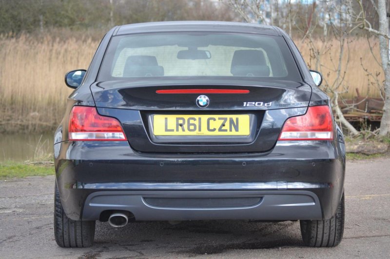 BMW 1 SERIES