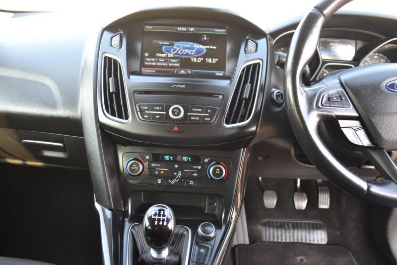FORD FOCUS