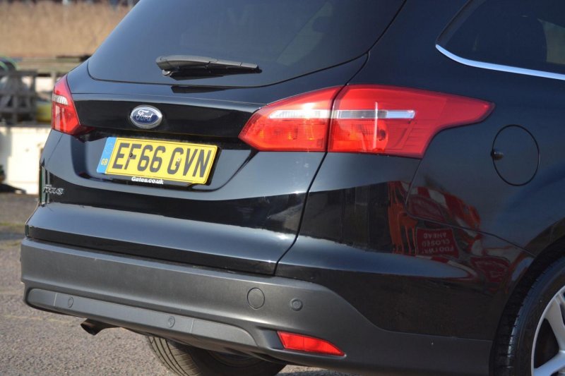 FORD FOCUS