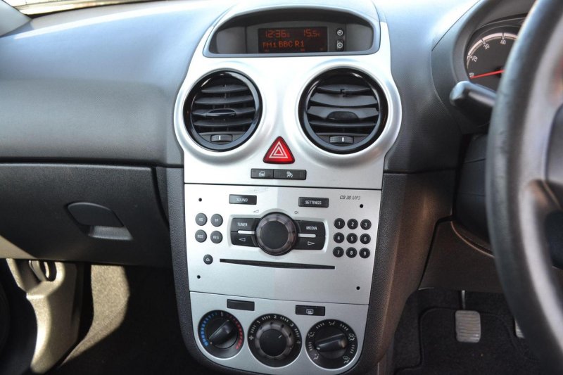 VAUXHALL CORSA