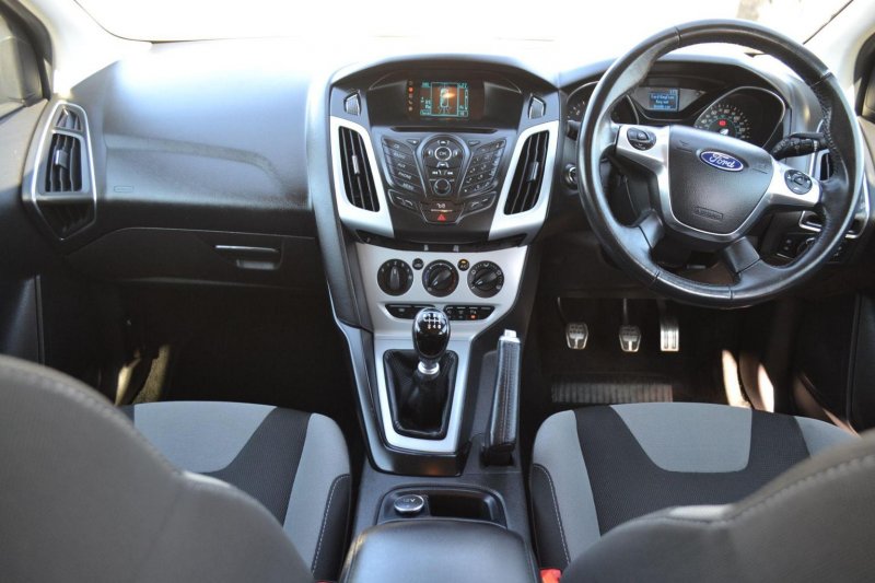 View FORD FOCUS 1.6 TDCi Zetec S Euro 5 (s/s) 5dr