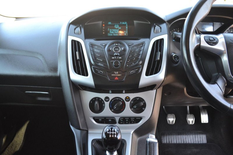 FORD FOCUS