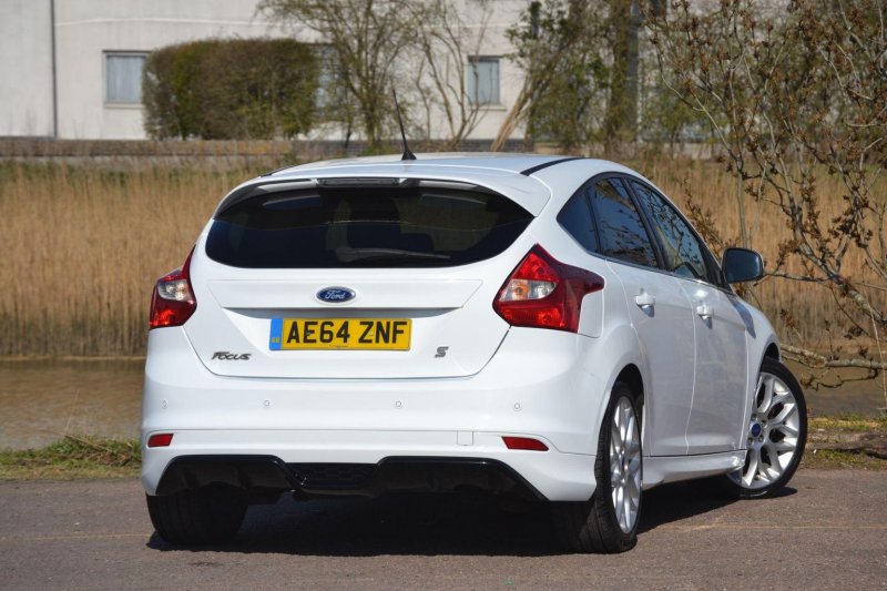 FORD FOCUS