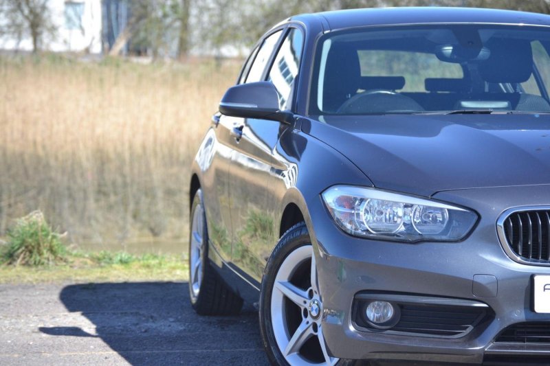 BMW 1 SERIES