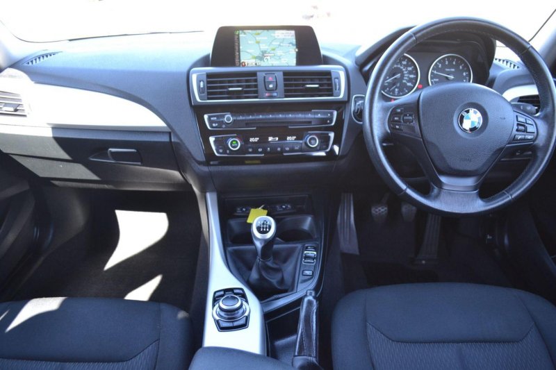 View BMW 1 SERIES 1.5 118i SE Euro 6 (s/s) 5dr