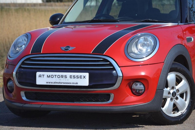 MINI HATCH