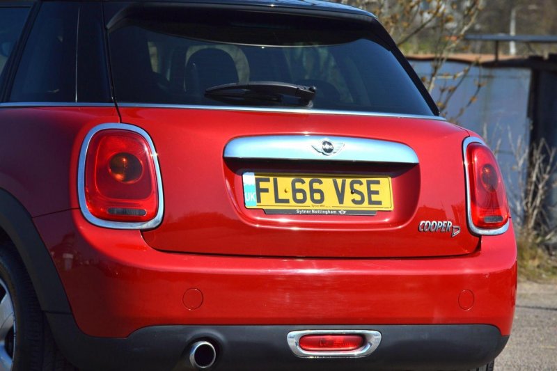 MINI HATCH