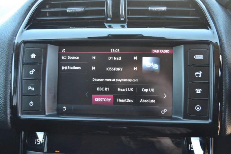 JAGUAR XE