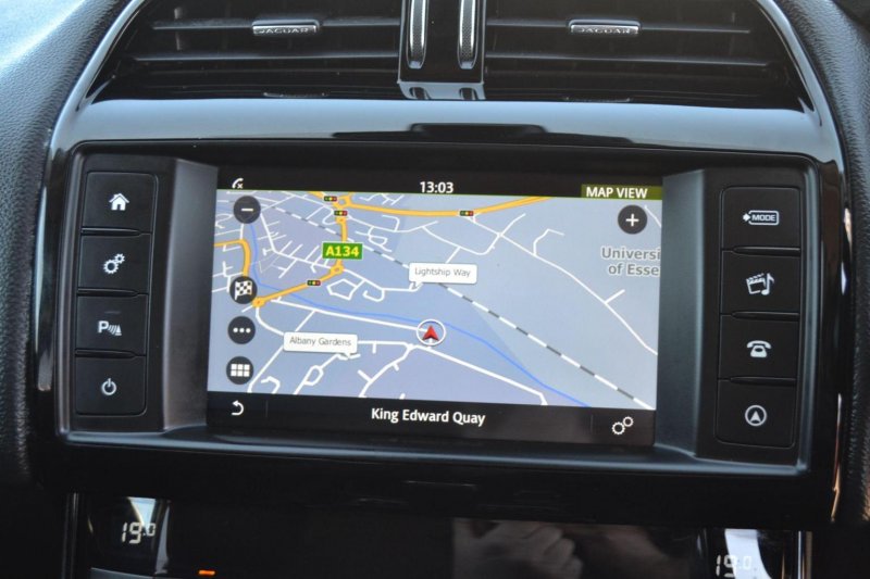 JAGUAR XE