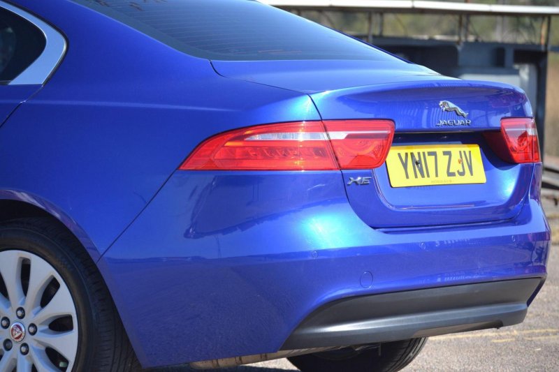 JAGUAR XE