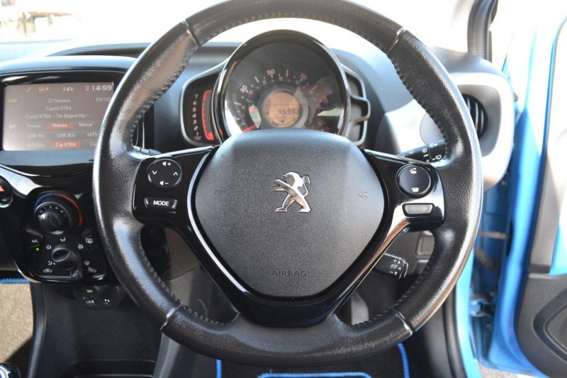 PEUGEOT 108