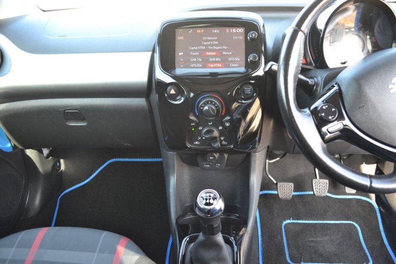 View PEUGEOT 108 1.2 PureTech Allure Euro 6 3dr