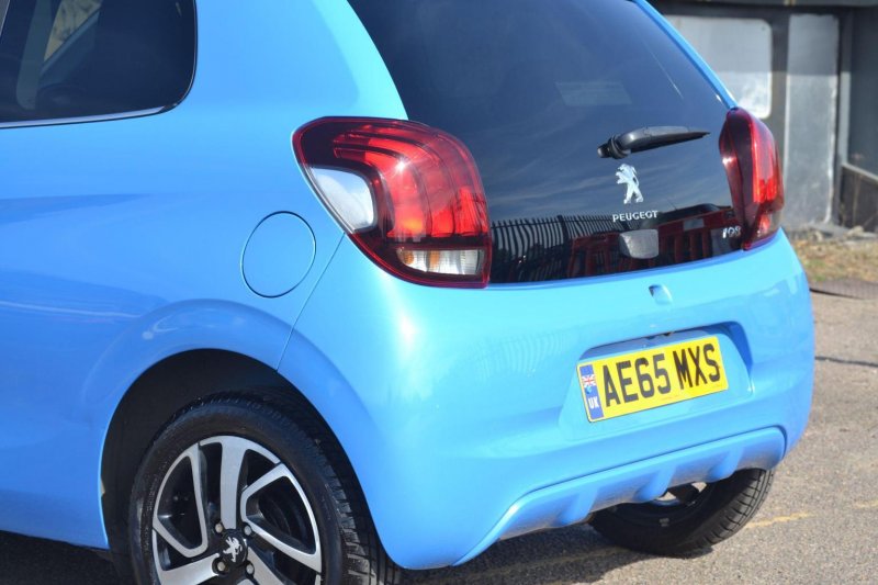 PEUGEOT 108