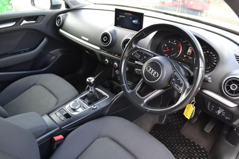 View AUDI A3 1.6 TDI SE Technik Sportback Euro 6 (s/s) 5dr