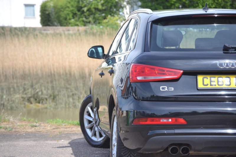 AUDI Q3