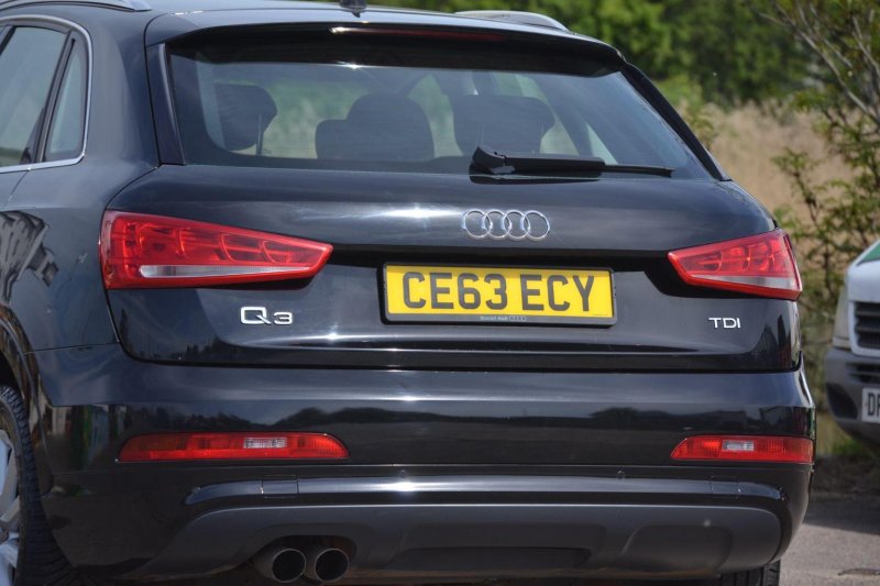 AUDI Q3