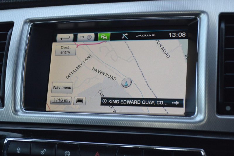 JAGUAR XF