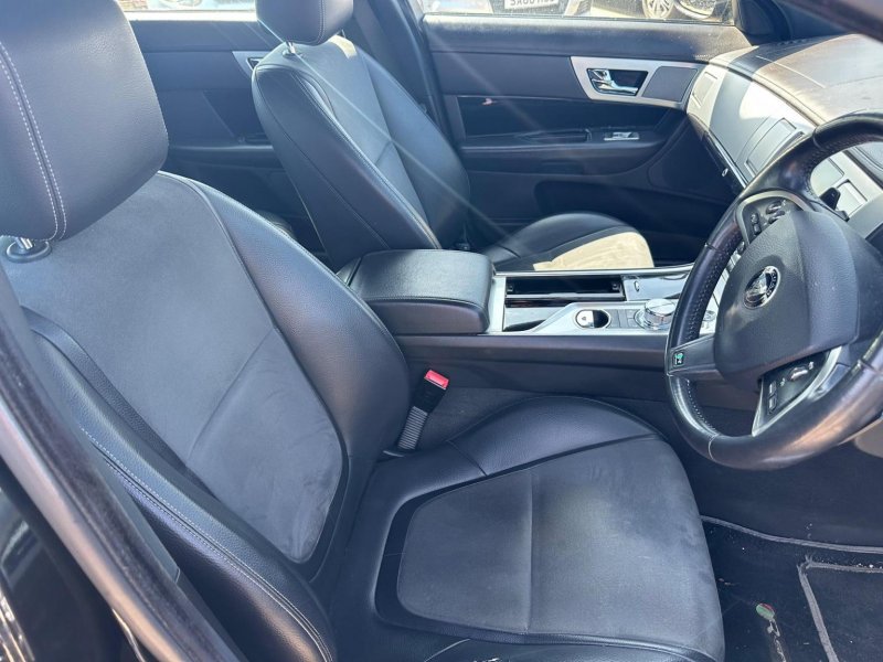 View JAGUAR XF 2.2d R-Sport Auto Euro 5 (s/s) 4dr