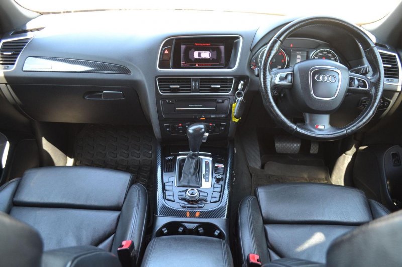 View AUDI Q5 2.0 TDI S line Plus S Tronic quattro Euro 5 5dr