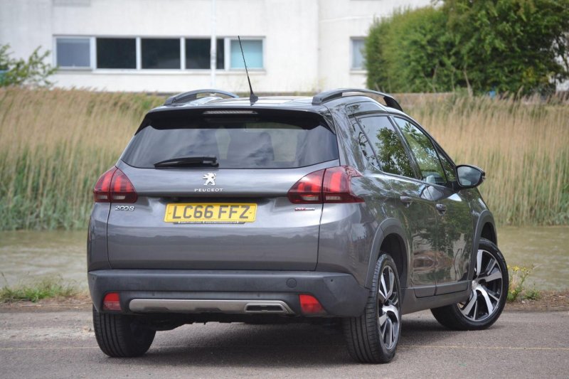 PEUGEOT 2008