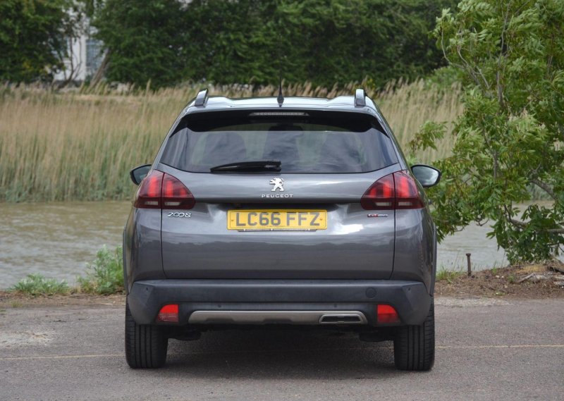 PEUGEOT 2008