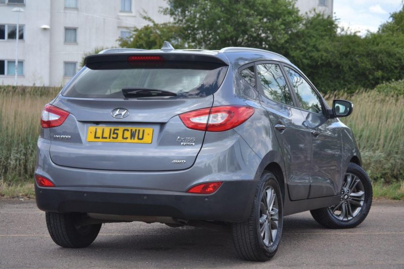 View HYUNDAI IX35 2.0 CRDi SE Auto 4WD Euro 5 5dr (Nav)